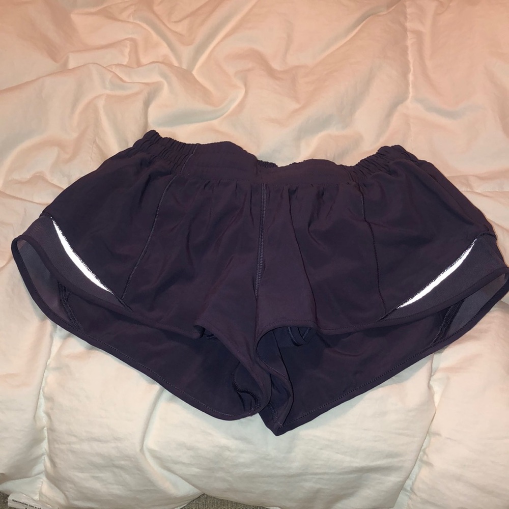 Lulu lemon Hotty Hot Short 2.5”